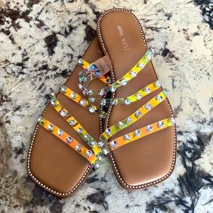 8.5 M Nine West sandals